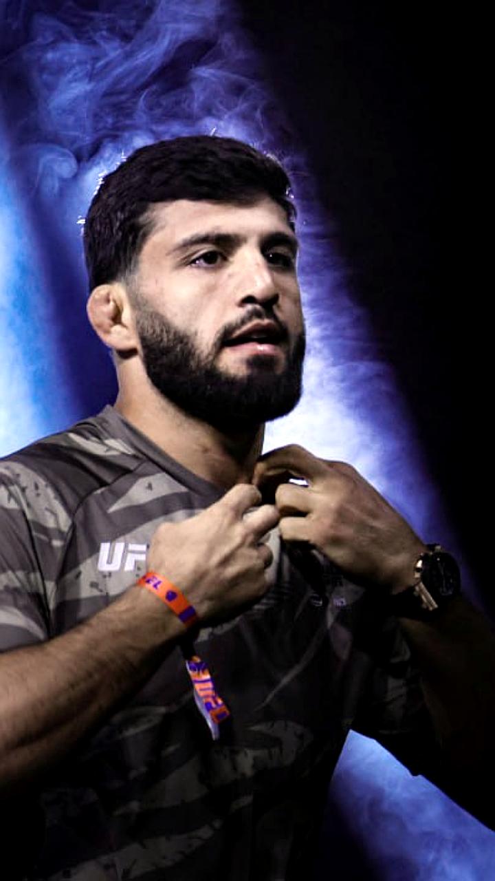 Царукян и Хукер встретятся на турнире UFC в Катаре 22 ноября