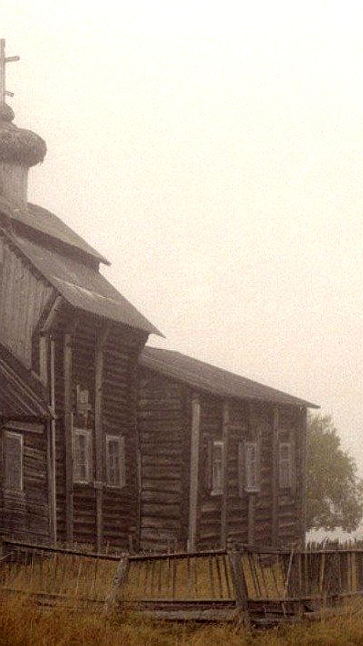 Жители Ковды просят губернатора помочь с ремонтом Никольской церкви
