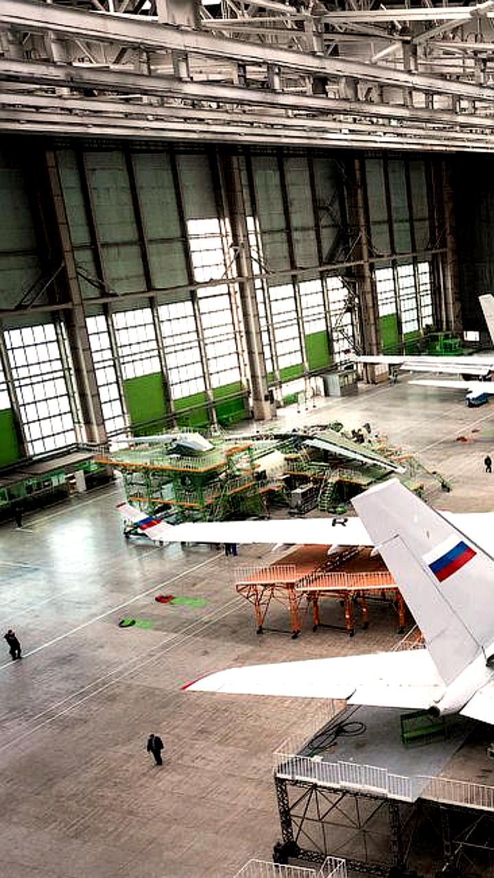 Россия сокращает бюджетные расходы на авиацию и судостроение на ближайшие три года