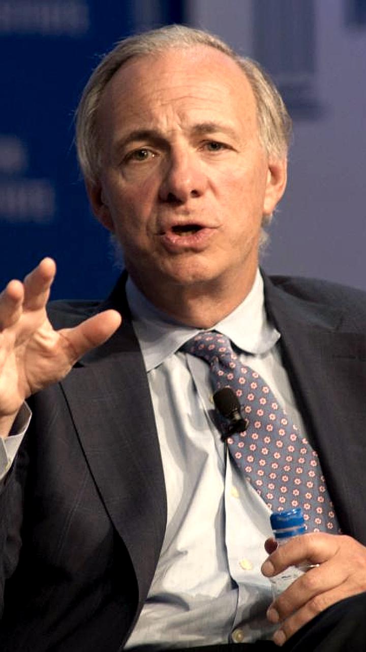 Рэй Далио рекомендует инвесторам выделить 15% портфеля на золото