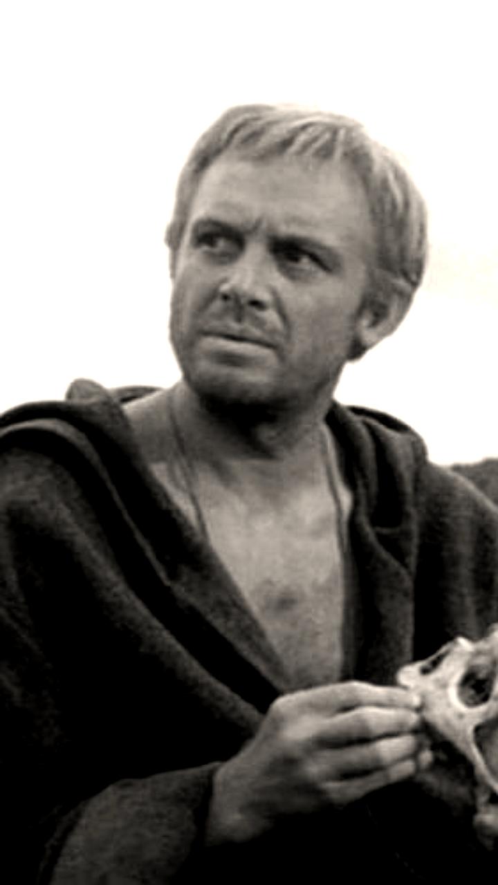 Выставка 'Русский Гамлет' на Ленфильме к 100-летию Иннокентия Смоктуновского