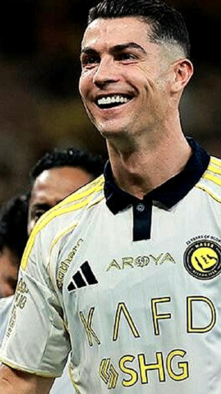 Криштиану Роналду стал первым миллиардером среди футболистов