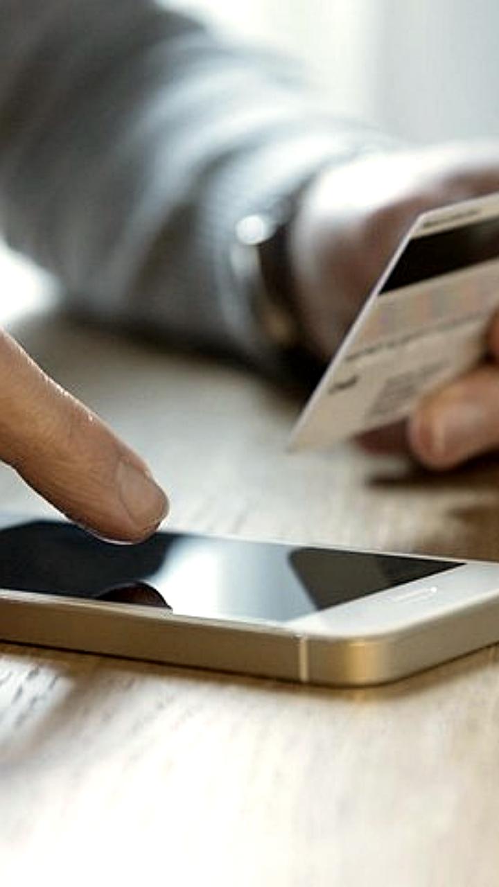 Казанец потерял 30 тысяч рублей после знакомства с девушкой в интернете