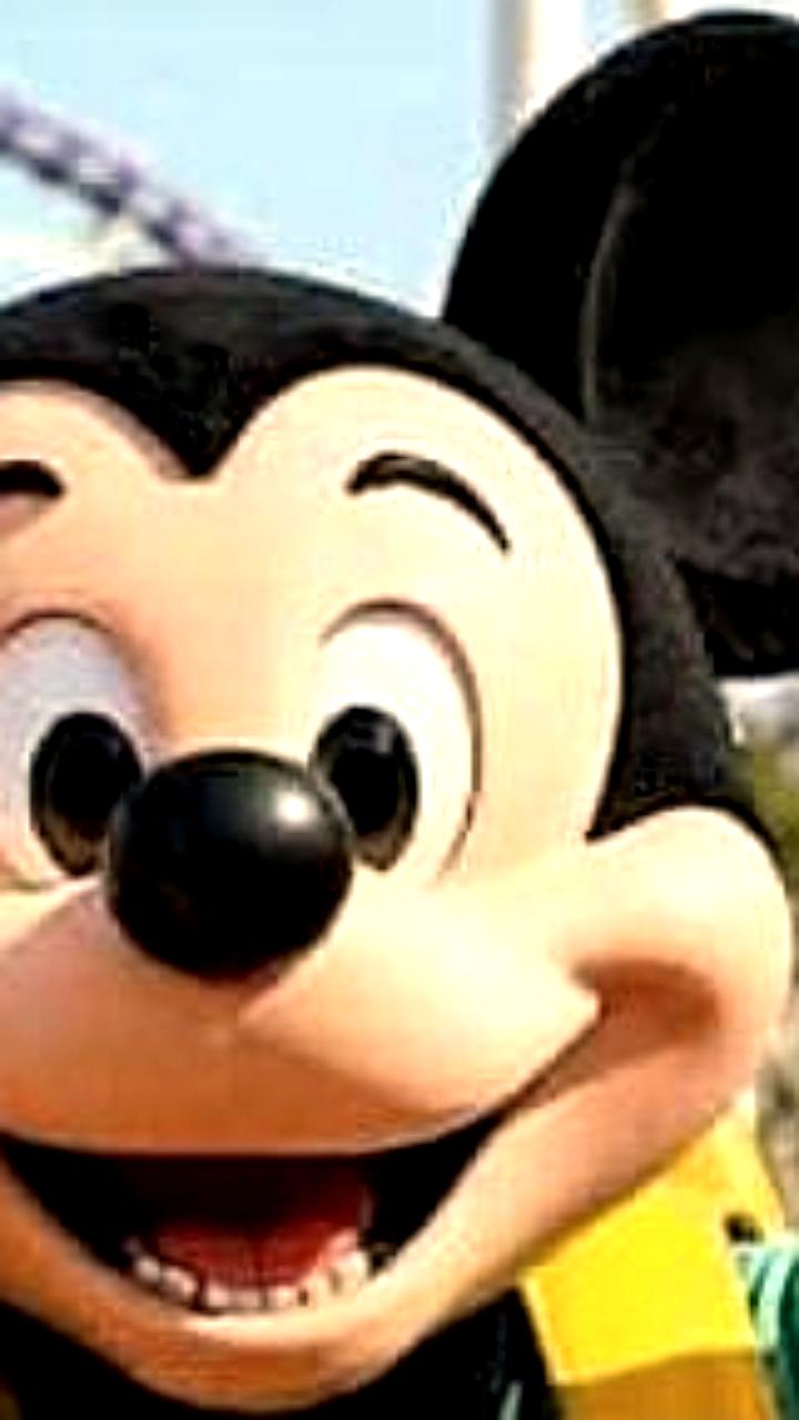Disney подверглась критике за видео с ИИ Микки Маусом