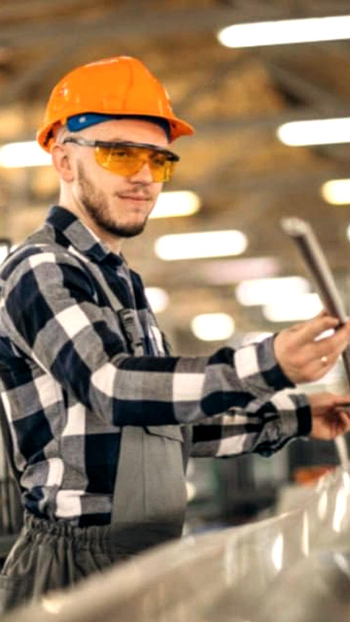 Опрос: 67% москвичей положительно относятся к работе на заводе