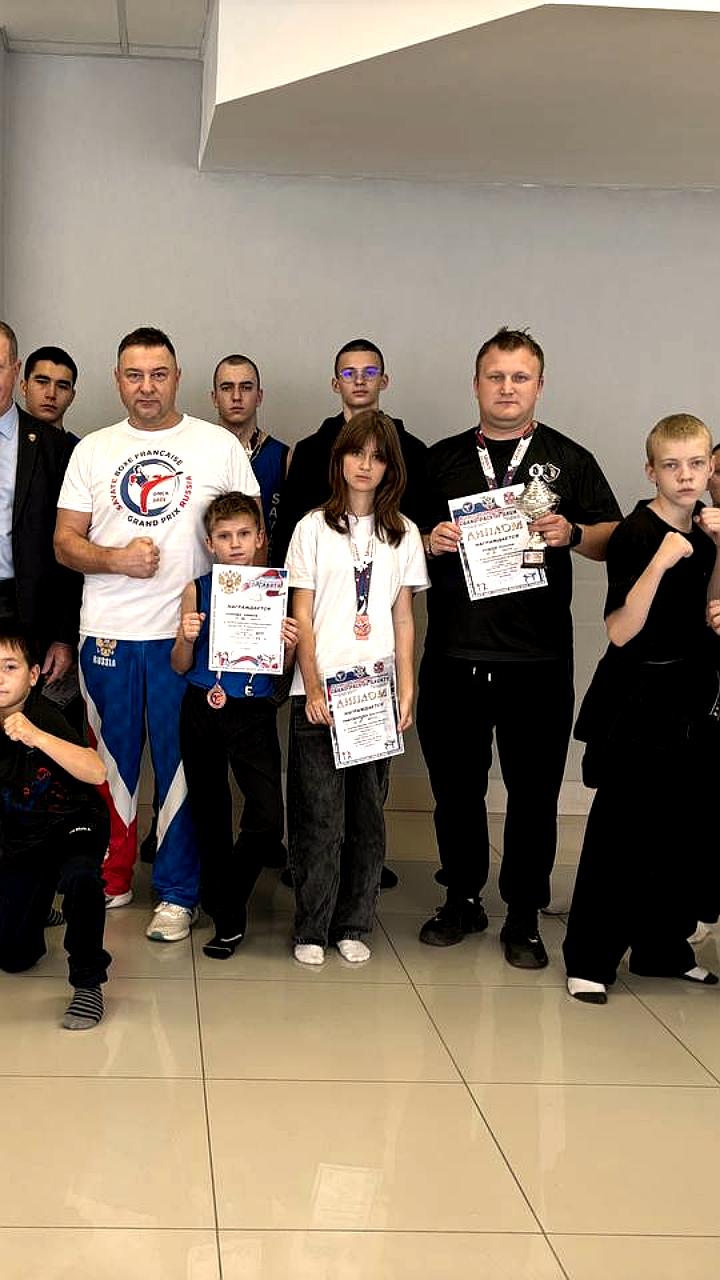 Спортсмены из Каменска и Саратова успешно выступили на соревнованиях по самбо