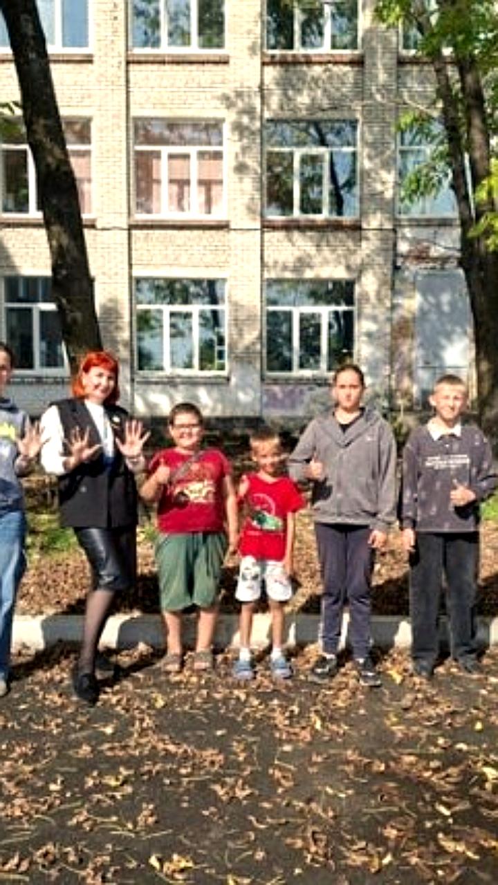 Экологическая акция в Благовещенске: 80 студентов и школьников очистили сквер воинов интернационалистов