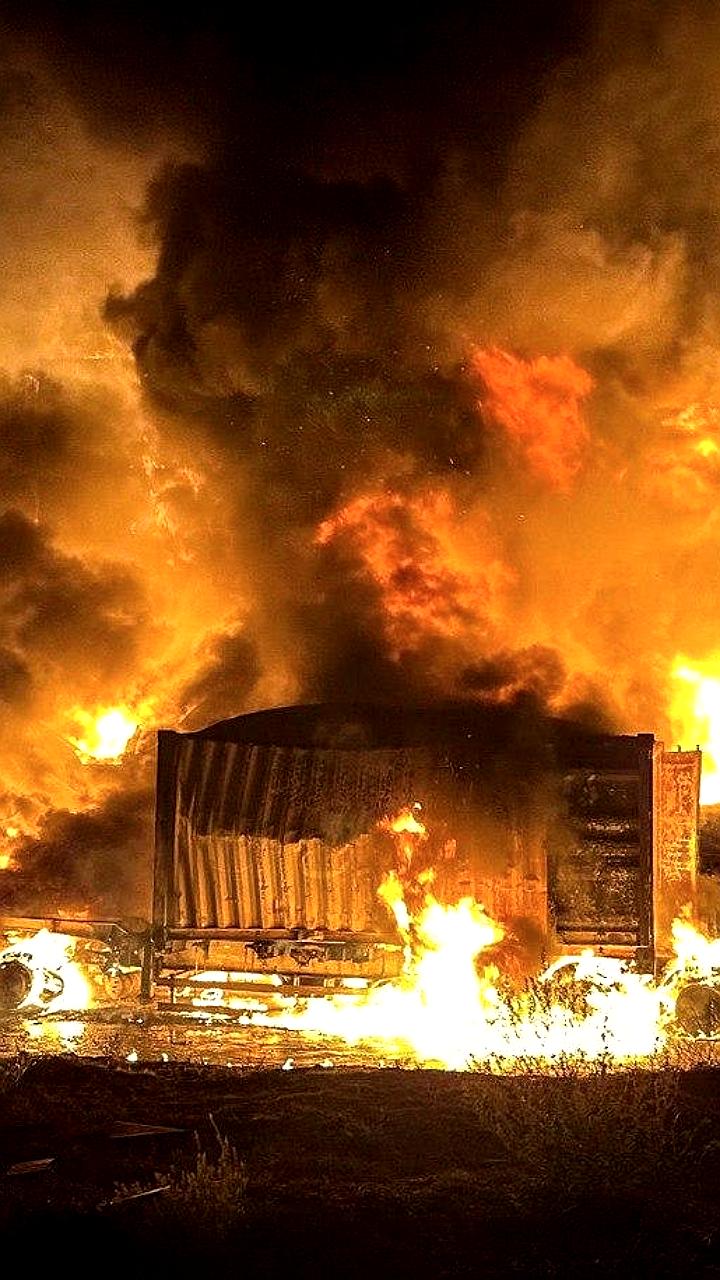 Удар по портовой инфраструктуре в Ильичёвске: пожар и отключение света