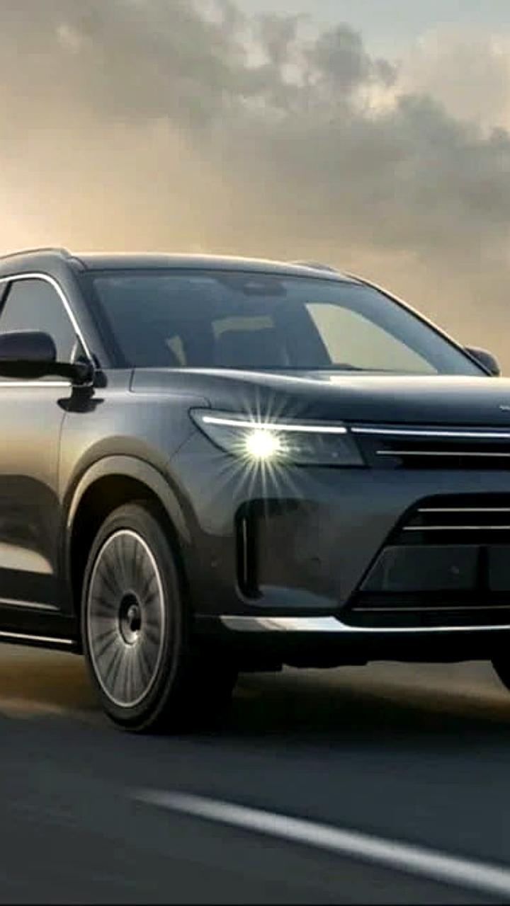 Гибридные кроссоверы Seres M7: шестиместные версии больше не доступны в России