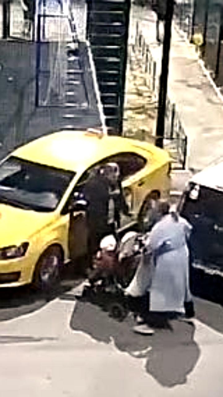 Конфликт в Симферополе: женщина с коляской столкнулась с таксистом из-за заблокированного прохода