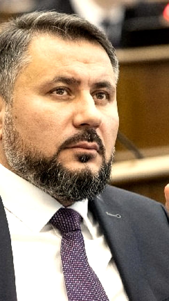 Андрей Метцлер покинул пост депутата и стал гендиректором аэропорта в Горно Алтайске