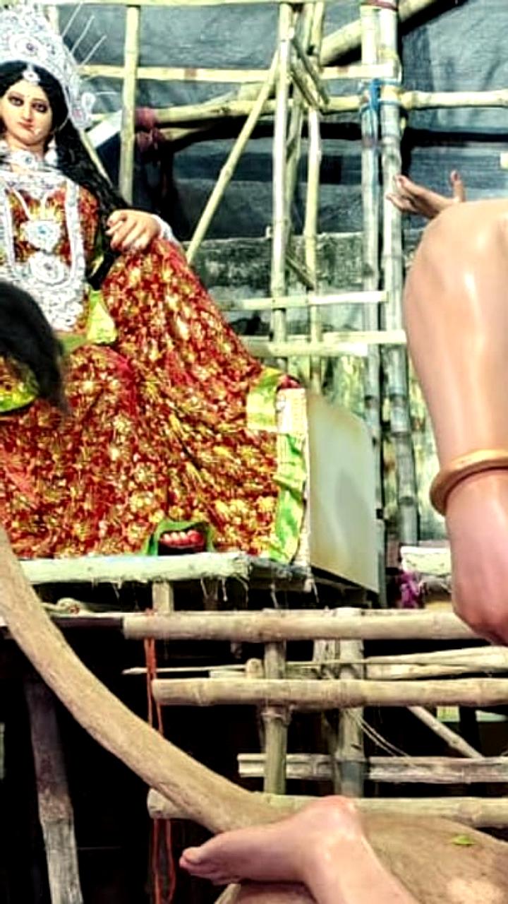 В Индии индуистская богиня Дурга символически побеждает демона, олицетворяющего Дональда Трампа