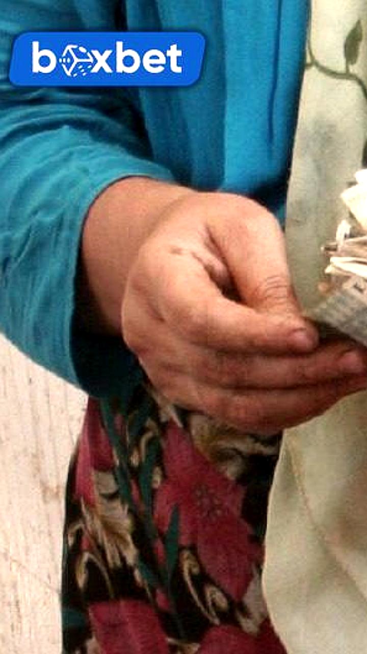 Таджикистанцы перевели из России на родину более 1,8 млрд долларов в 2024 году