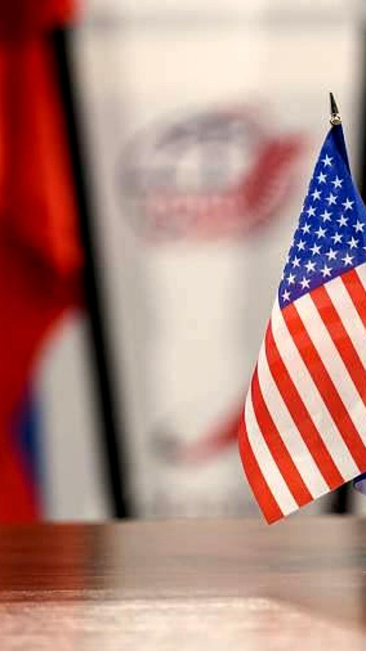 Россия и США продолжают диалог на уровне дипломатических консультаций