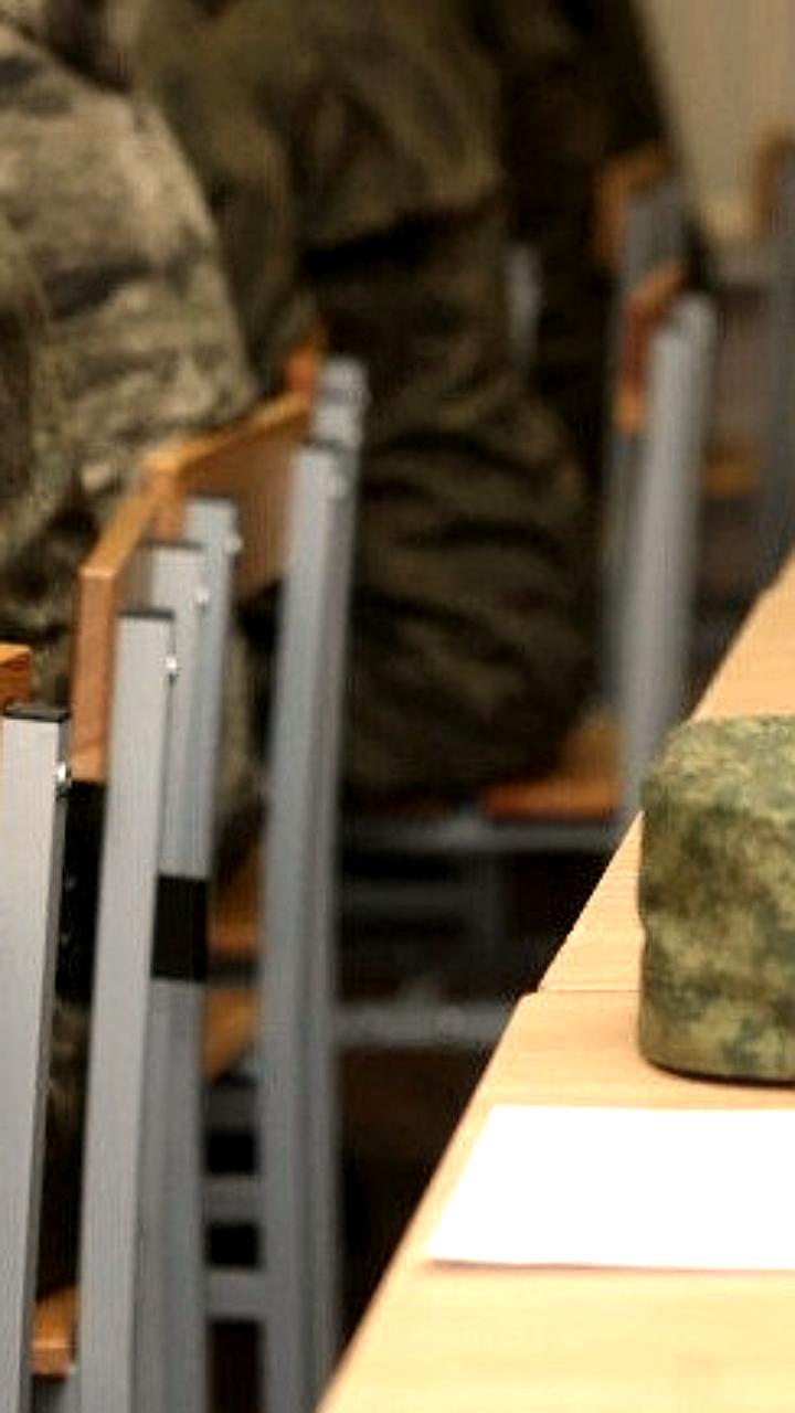 Россиянам ограничили выезд за границу из-за электронных повесток