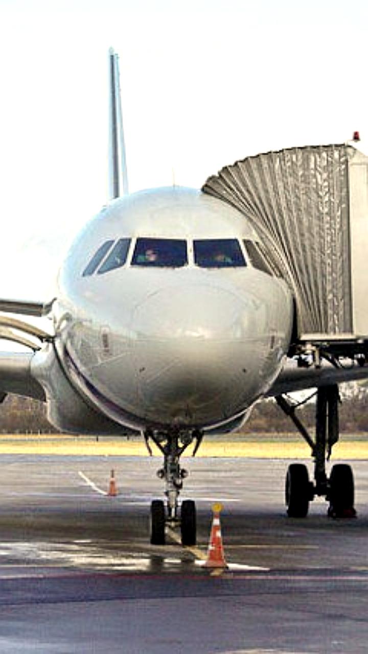 Рост цен на авиабилеты из Калининграда в начале ноября