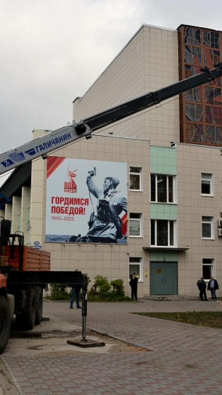 Барнаул и Краснодар готовятся к Новому году с новыми украшениями