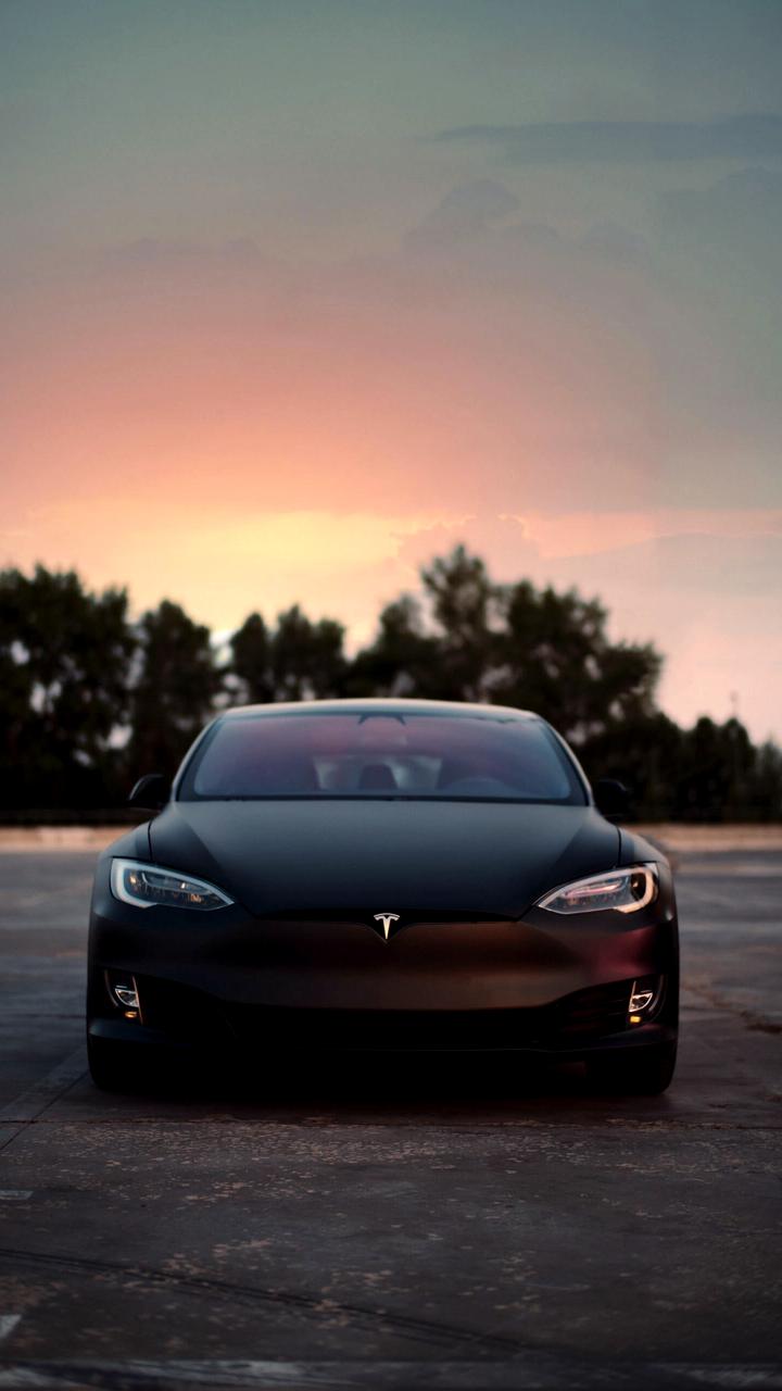 Tesla под следствием в США и получает разрешение на тесты FSD в Швеции