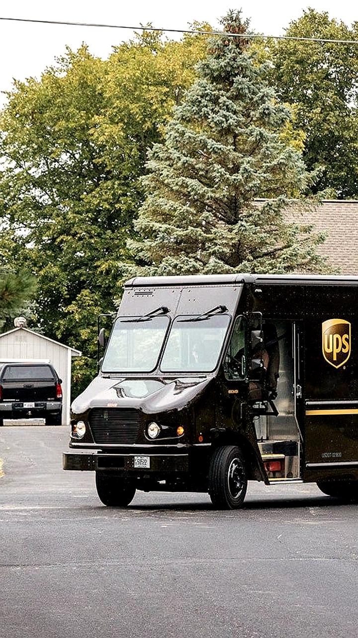 UPS начинает утилизацию посылок из-за таможенных трудностей
