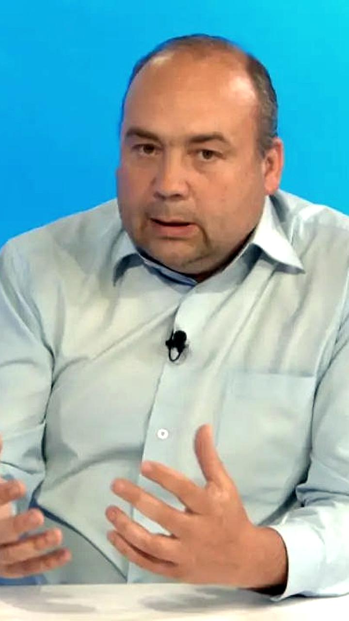 Политолог Корнелиу Чуря критикует ограничения партий в Молдове