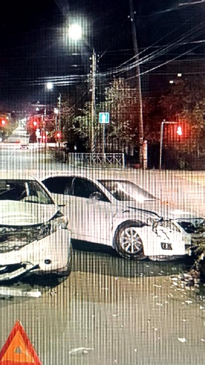 ДТП в Чите: столкновение Toyota и Nissan привело к госпитализации водителя