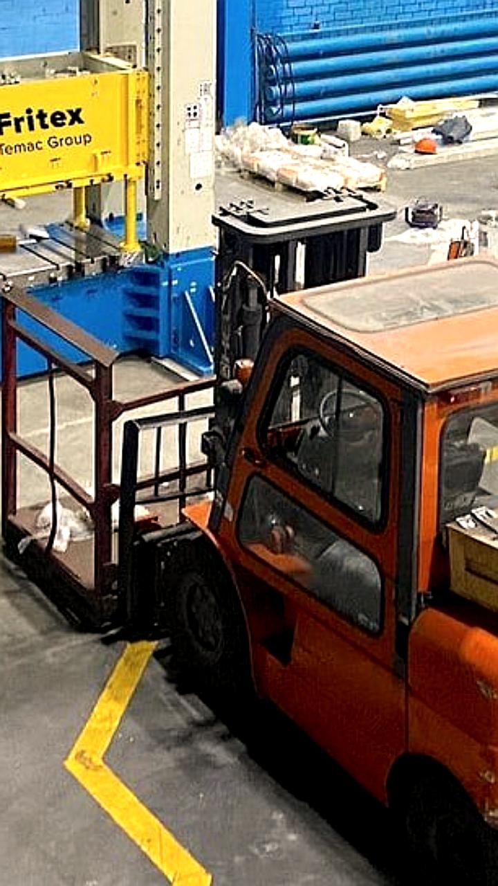 Путин одобрил продажу акций завода Урал АТИ московской компании Трансресурс