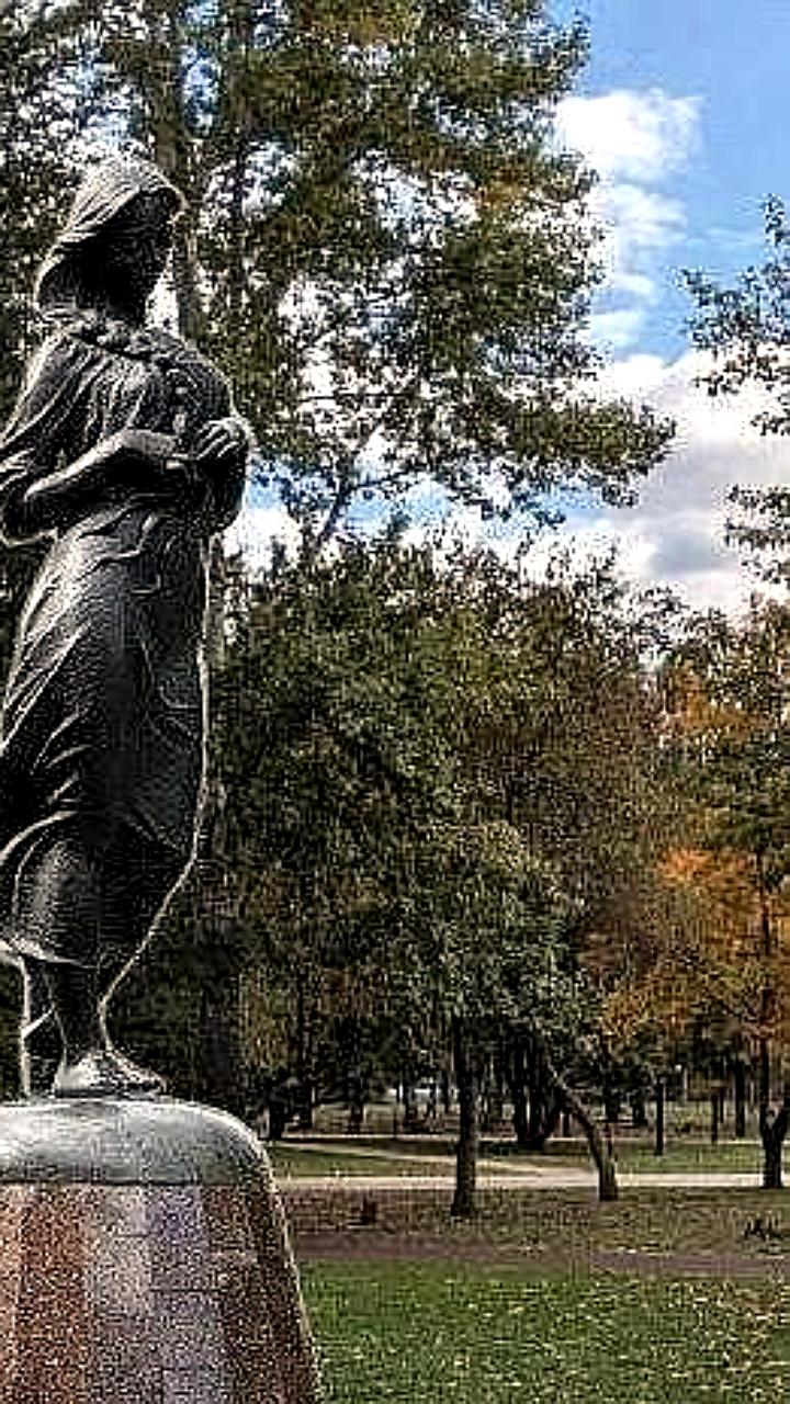 Челябинцы выбирают новое место для скульптуры 'Пробуждение' в парке Калининского района