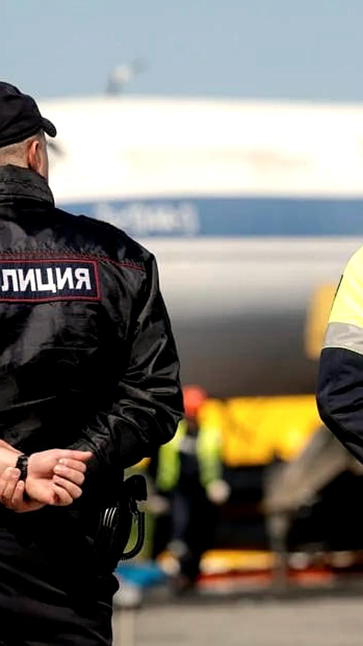Прокуратура Якутии проверяет инцидент с застрявшим паромом на реке Вилюй