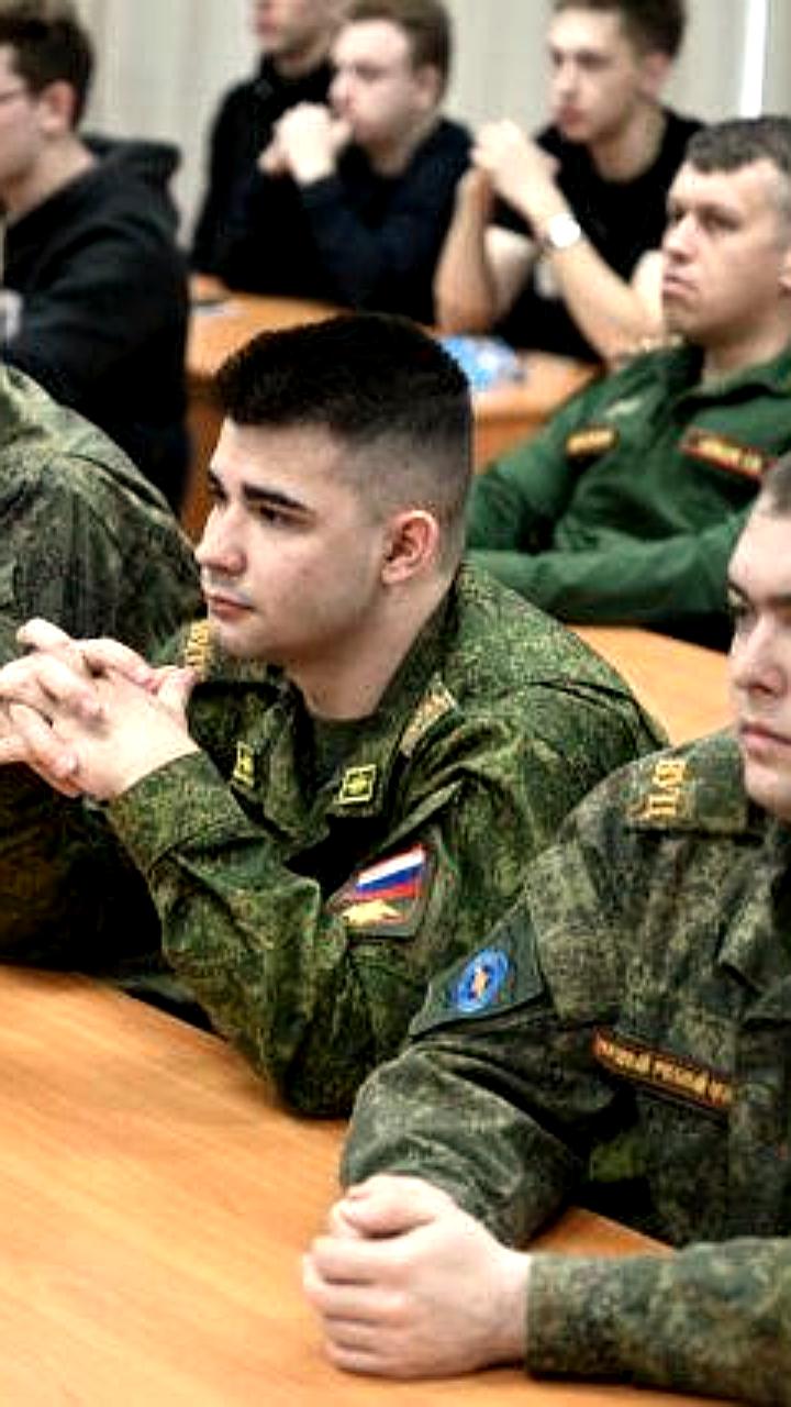 Россия поддерживает законопроект о бесплатном втором профобразовании для бойцов СВО