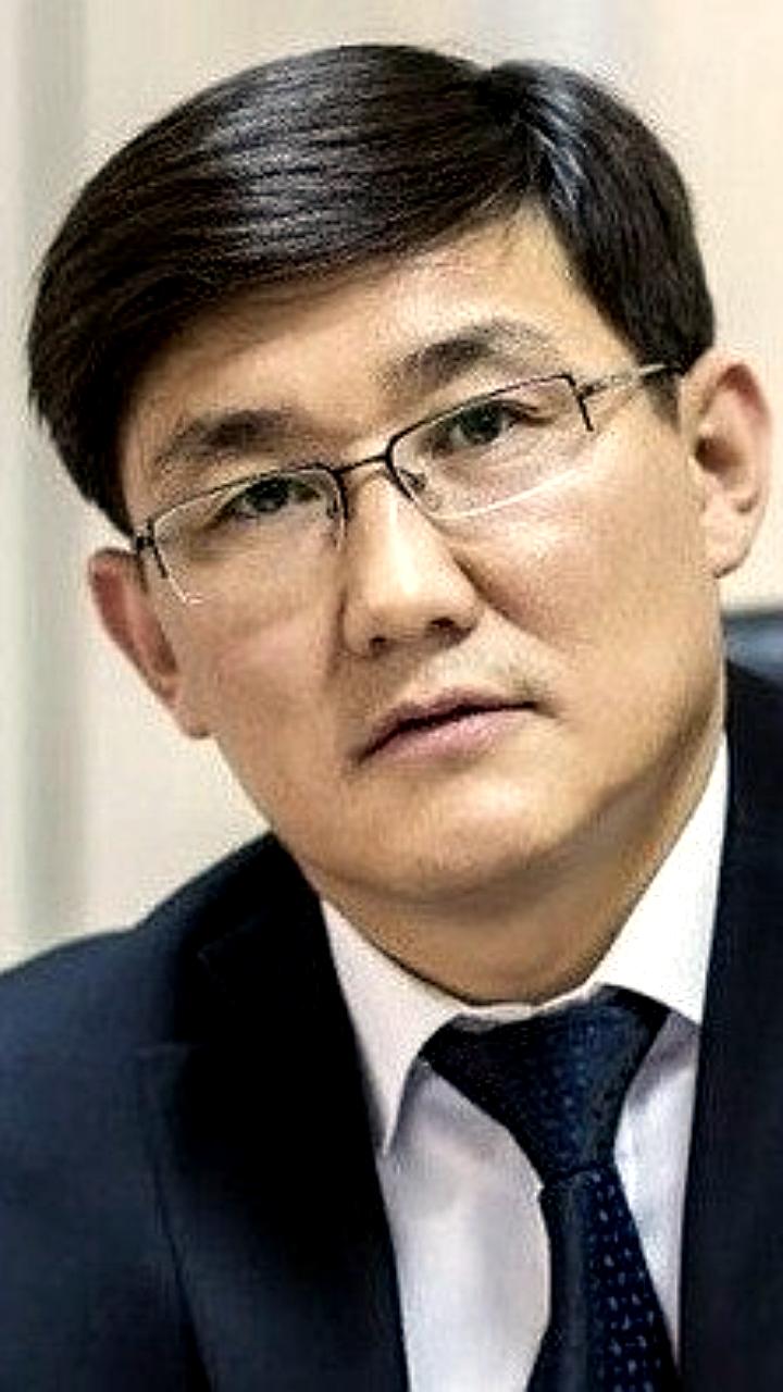Адлет Кожанбаев избран акимом Семея на первых прямых выборах