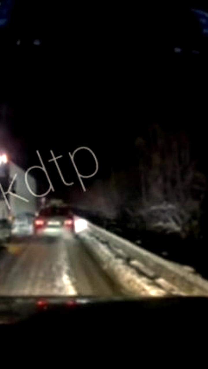 Авария с большегрузом и легковушками на трассе Байкал: пострадавших нет