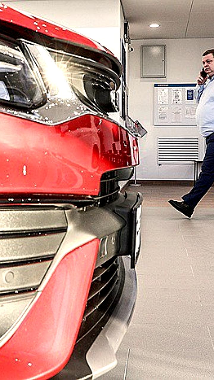 Ожидается снижение продаж автотехники в России до 1,3-1,4 млн штук в 2025 году