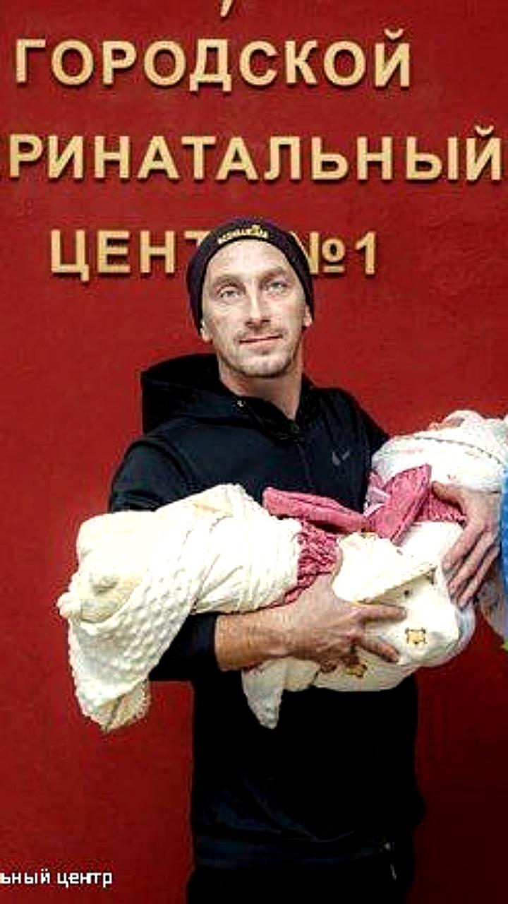 Мама из Петербурга родила двойняшек в разные месяцы