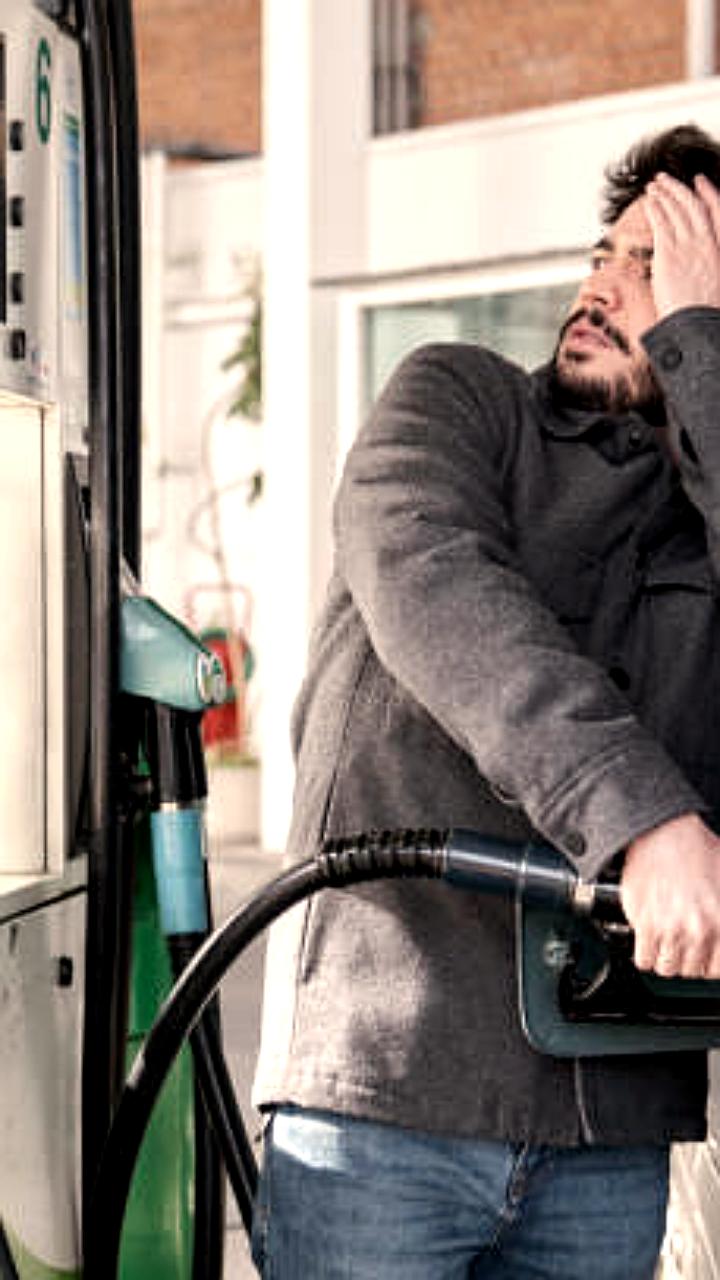 Сургутнефтегаз указывает на дорогую логистику как причину дефицита топлива в России