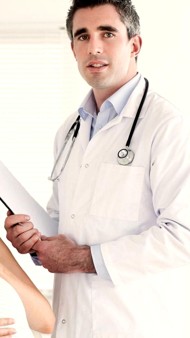 Роструд разъясняет права беременных сотрудниц на посещение врачей в рабочее время