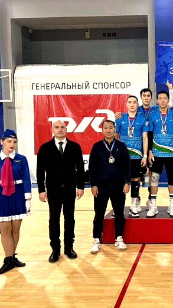 Команда Локомотив ПЧ 24 из Дипкуна победила в турнире по волейболу в Тынде
