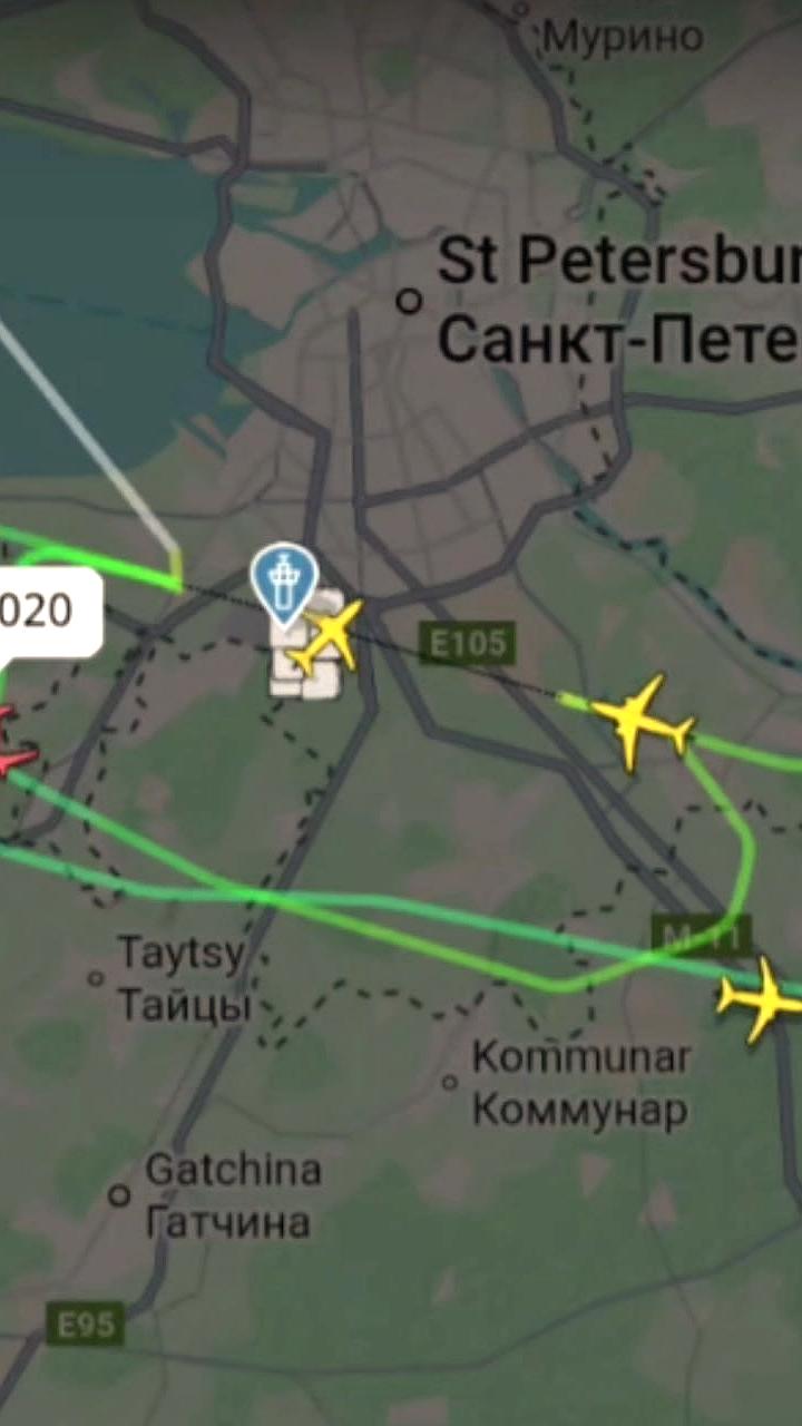 Самолет AZAL вернулся в Пулково из-за неисправности шасси