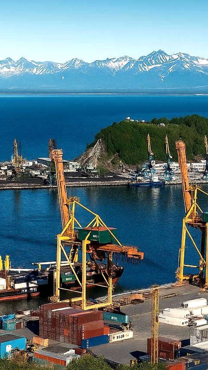 FESCO получает контроль над Петропавловск Камчатским морским портом и пароходством