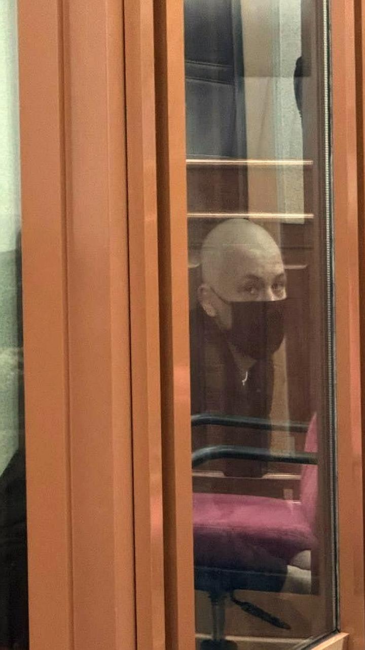 Суд приговорил неонациста к 17 годам за убийство бездомного в Екатеринбурге