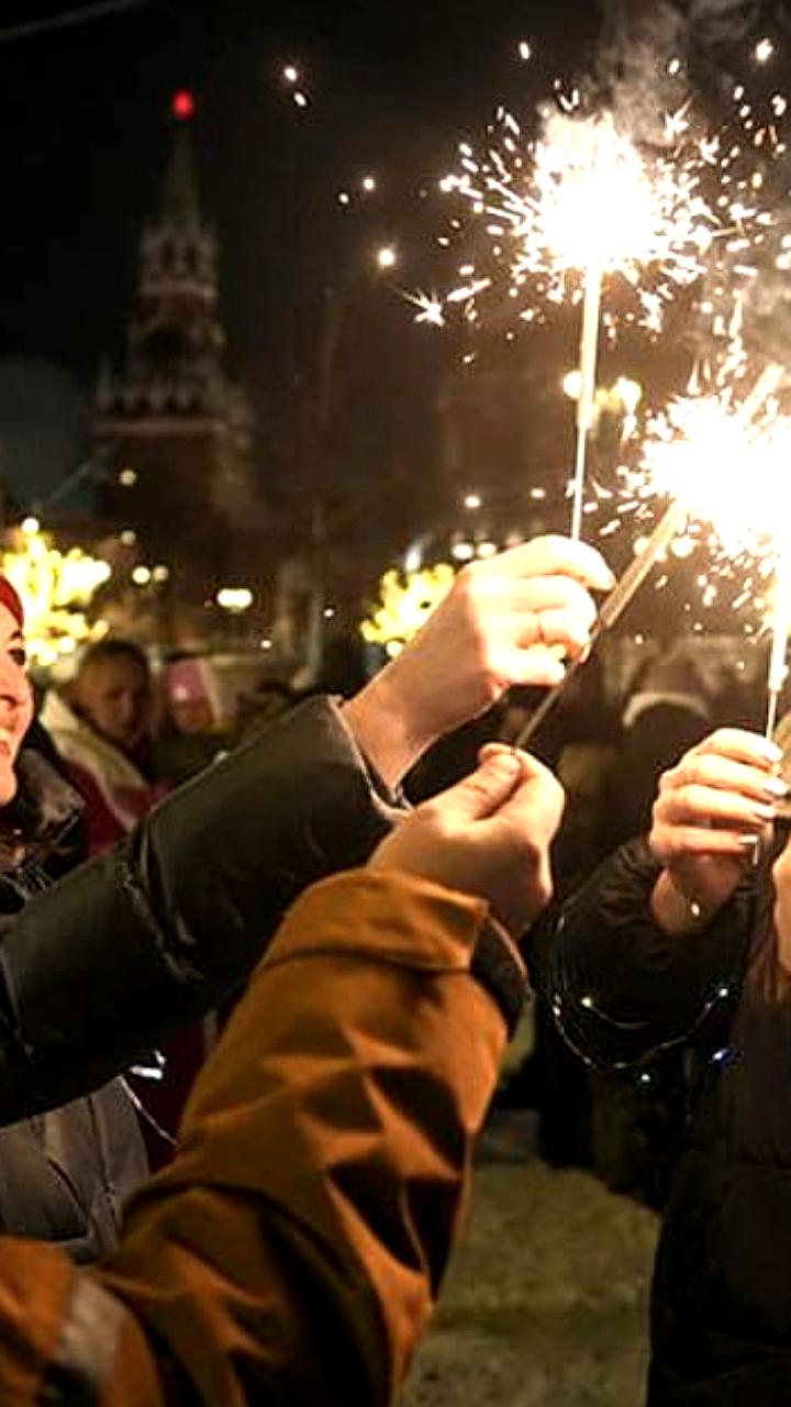 Москва лидирует по бронированиям отелей на Новый год среди россиян