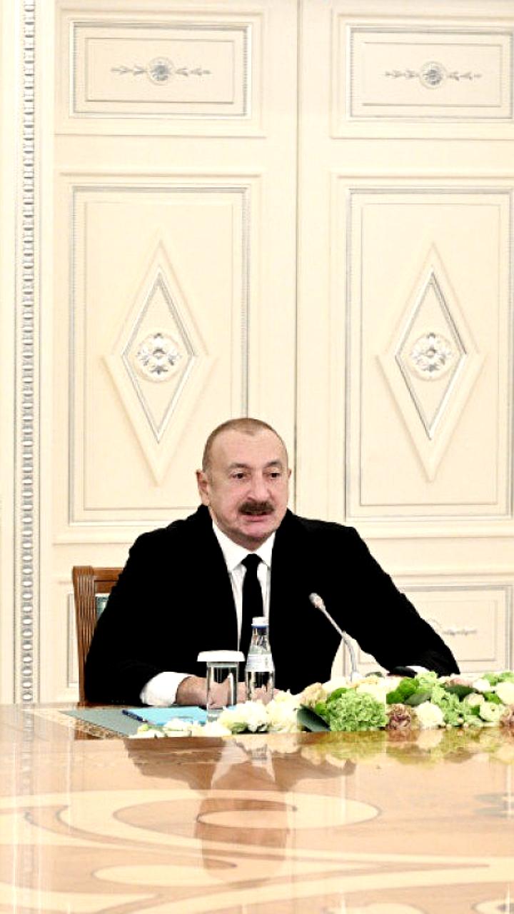 Алиев снял ограничения на транзит грузов в Армению, что приветствовала Армения