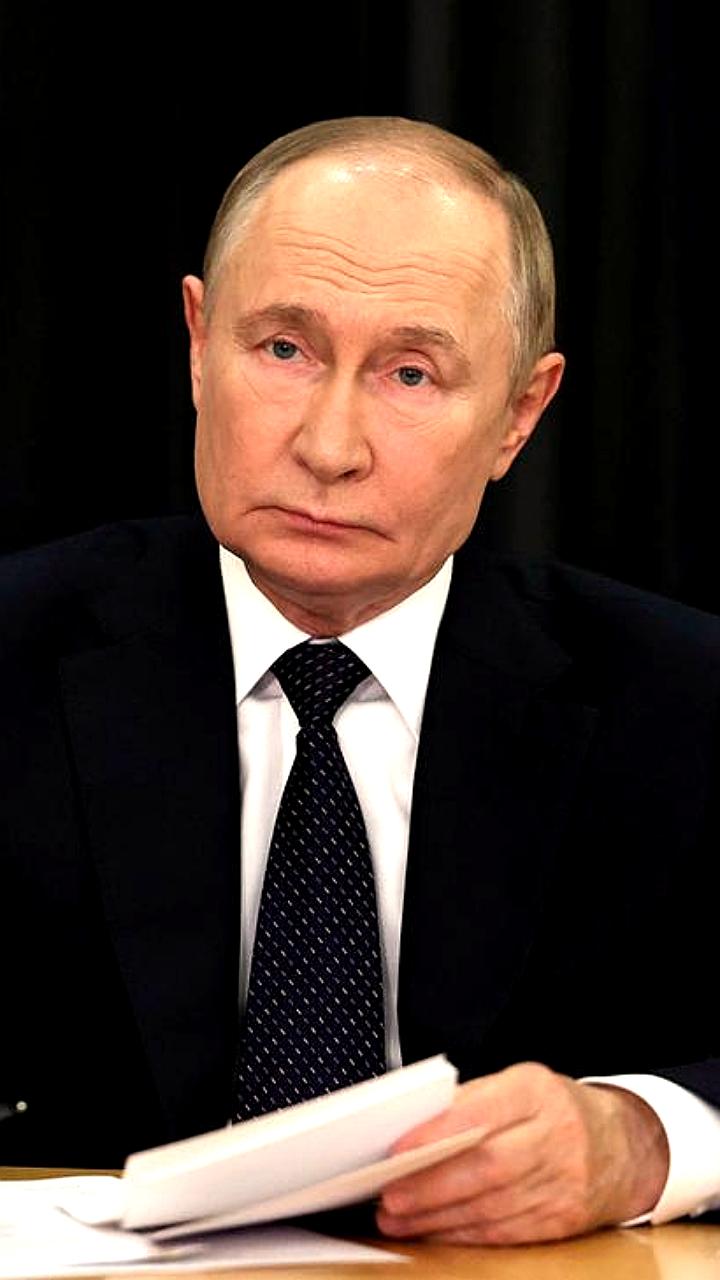 Путин назначил Андрея Столярова послом РФ в Сьерра Леоне