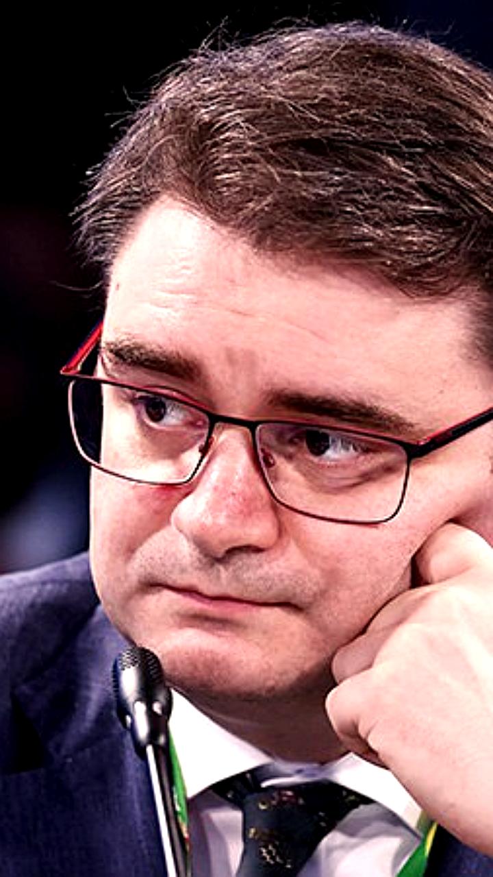 Василий Осьмаков покидает пост замминистра промышленности и торговли РФ для новой работы в Минобороны