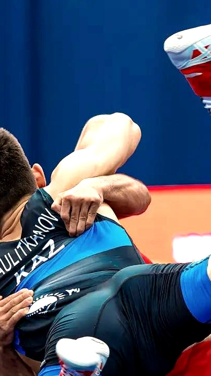 Казахстанские борцы успешно выступают на чемпионате мира в Сербии
