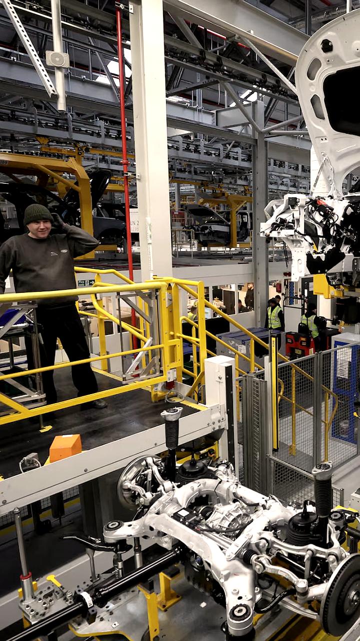 Кибератака на Jaguar Land Rover привела к убыткам в 1,9 млрд фунтов и остановке производства