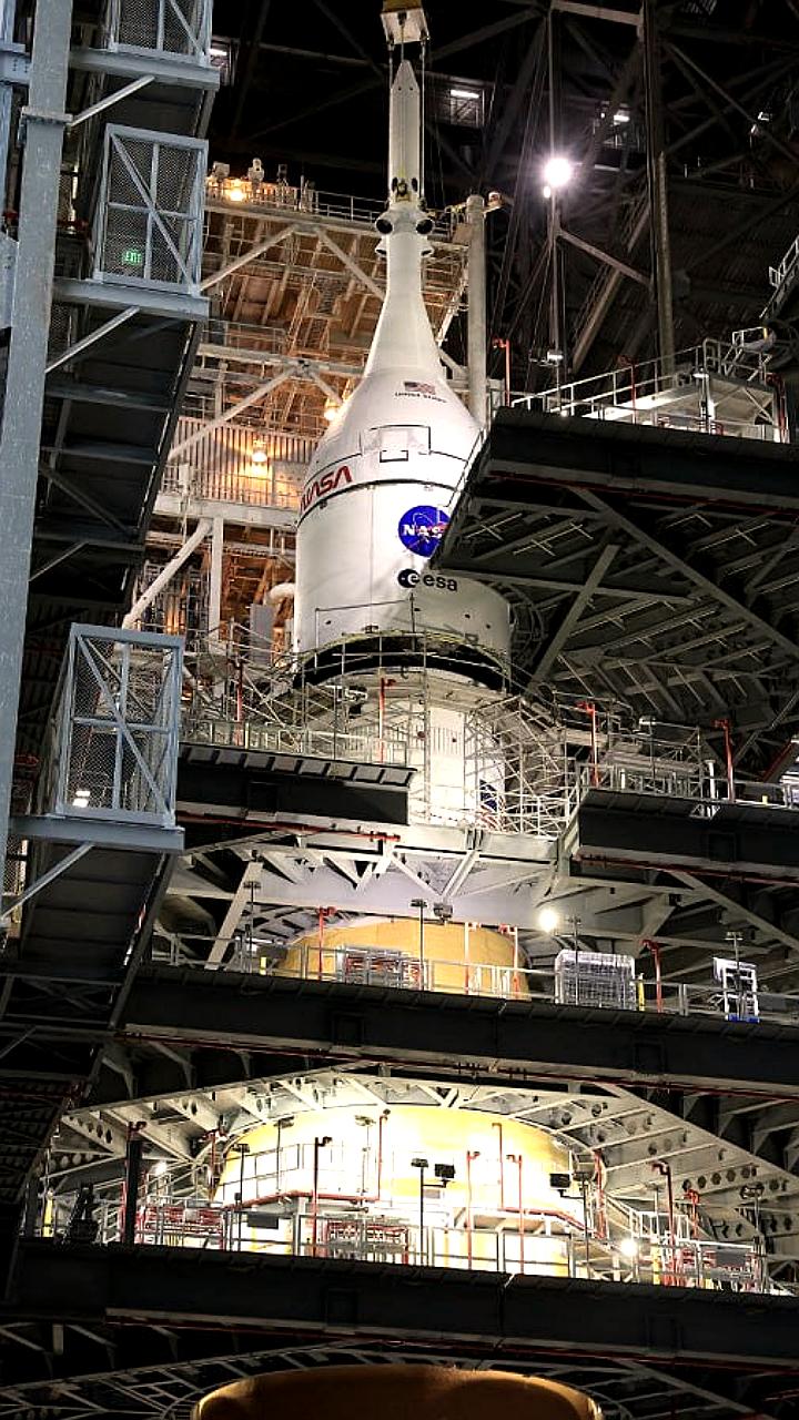 NASA завершила сборку ракеты SLS для миссии Artemis 2 с запуском в 2026 году