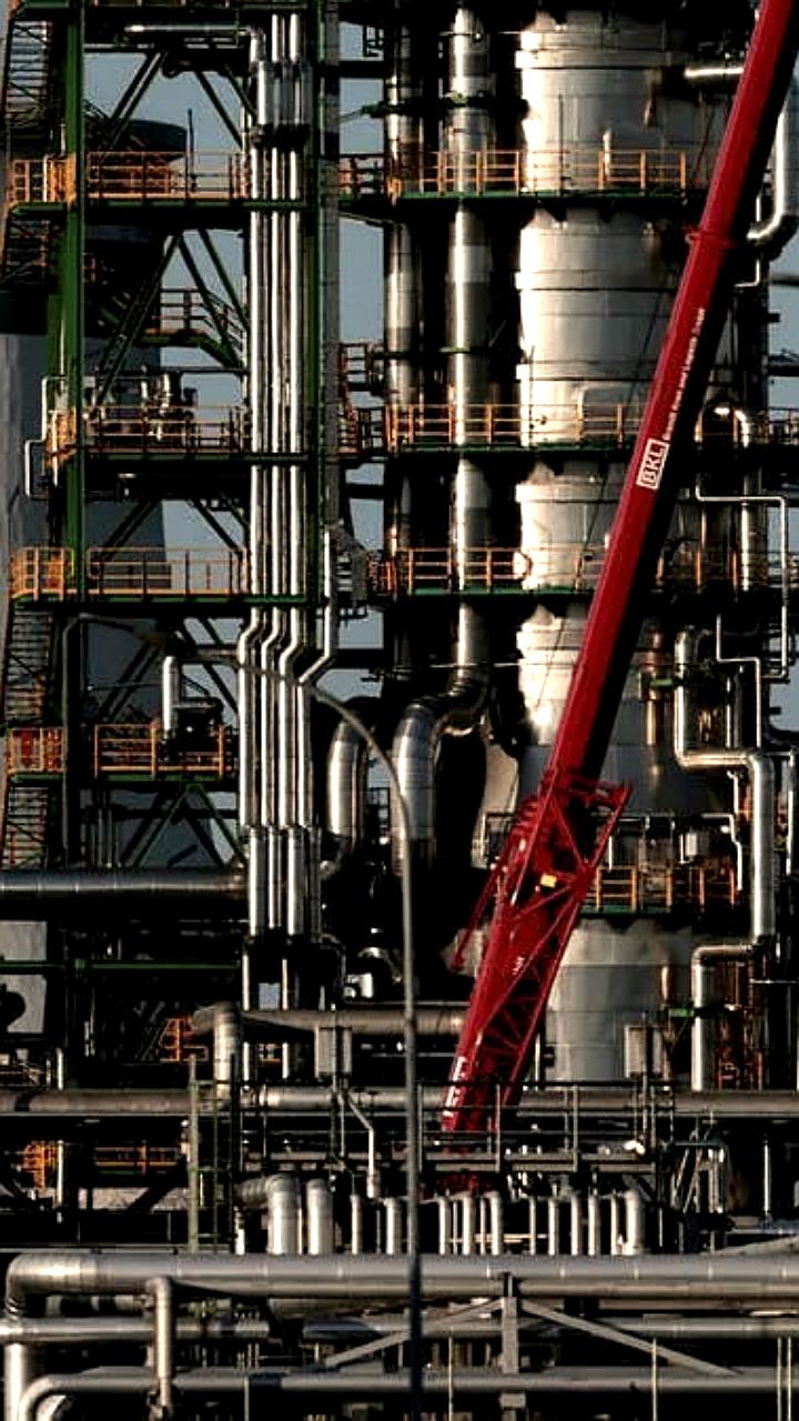 Великобритания выдала лицензию для дочерних компаний Роснефти в Германии