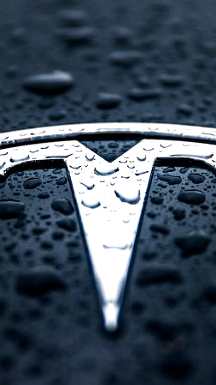 Tesla сообщает о рекордной выручке в III квартале, несмотря на снижение чистой прибыли