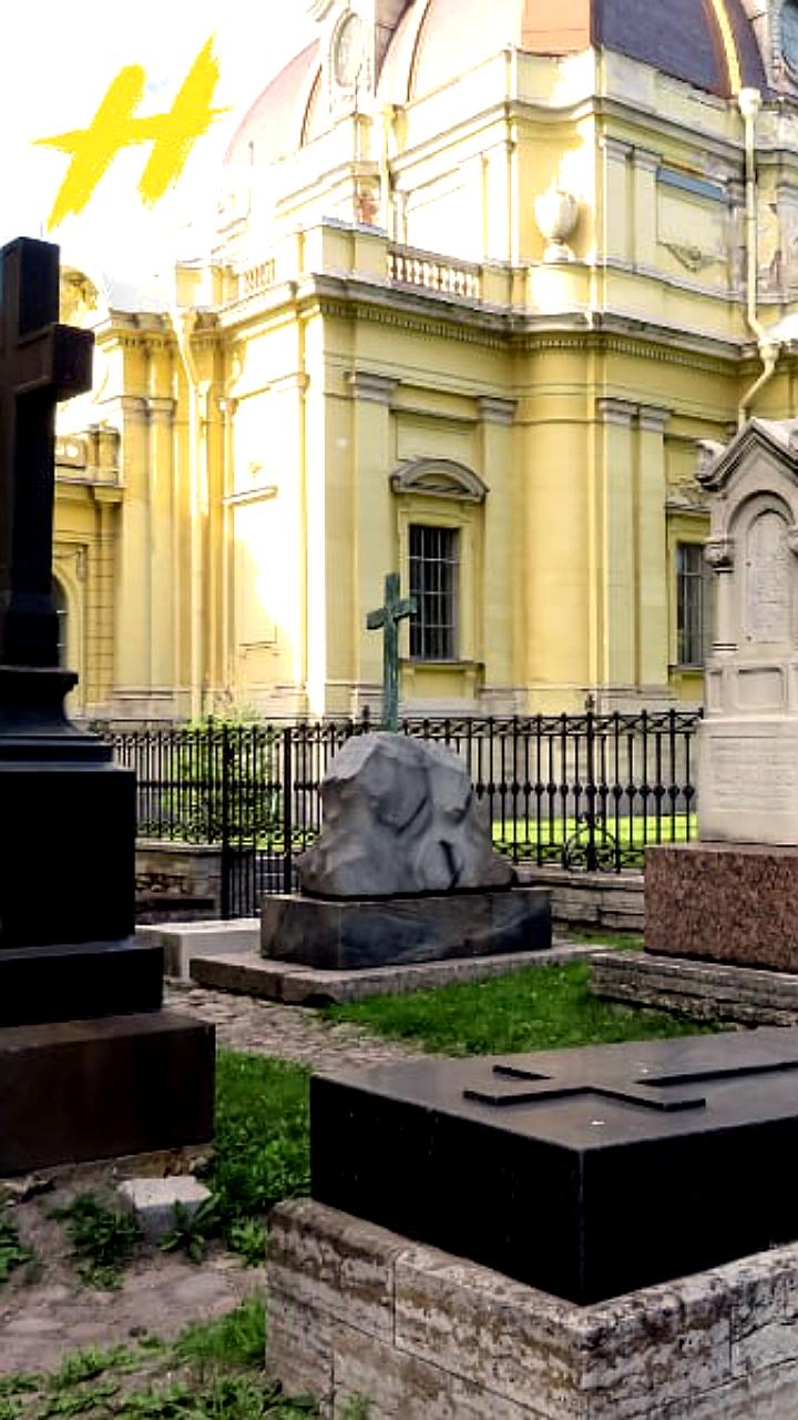Открытие Комендантского кладбища в Петропавловской крепости после реставрации