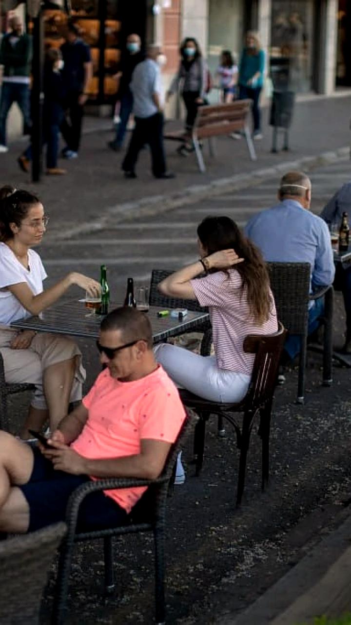 В Испании арестована банда, похитившая более 1100 стульев из ресторанов